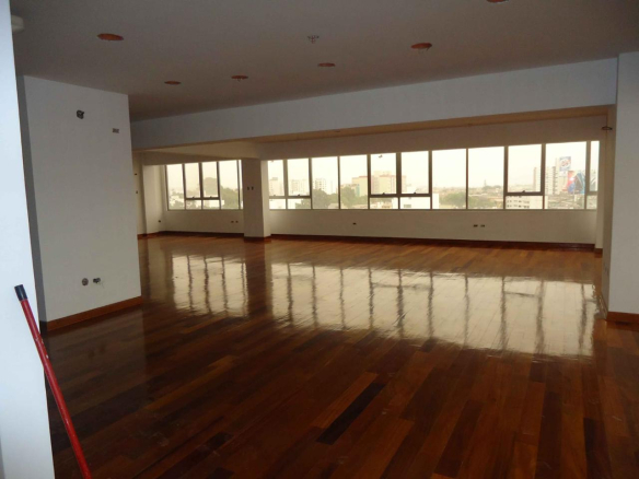HOTEL EN SURCO