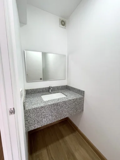 384
